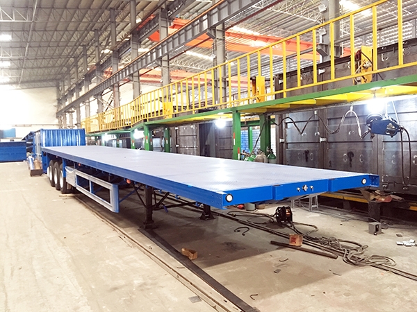 The Philippine 15.2 Meters Three Axle Flatbed Trailer Rolled Off the Production Line